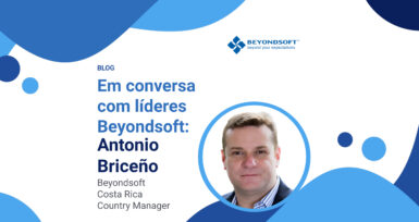 Antonio Brice?o, gerente da Beyondsoft Costa Rica, com o título do blog sobre lideran?a e elementos visuais azuis.